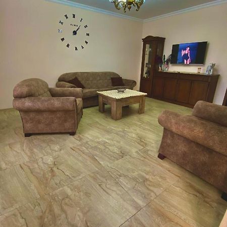 Family Home Батумі Екстер'єр фото